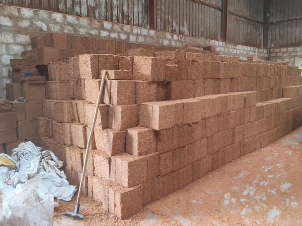 Coco Peat Blocks Long Stack