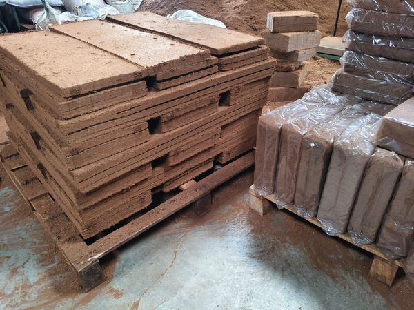 Coco Peat Slabs on Pallets
