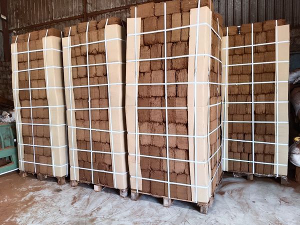 Strapped Coco Peat Blocks Pallets